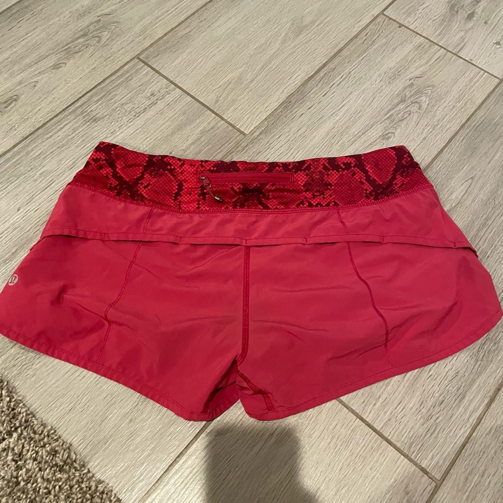 lululemon athletica Women's Red Athletic Shorts -Red/BlackSnake-Print Waistband - Picture 3 of 10